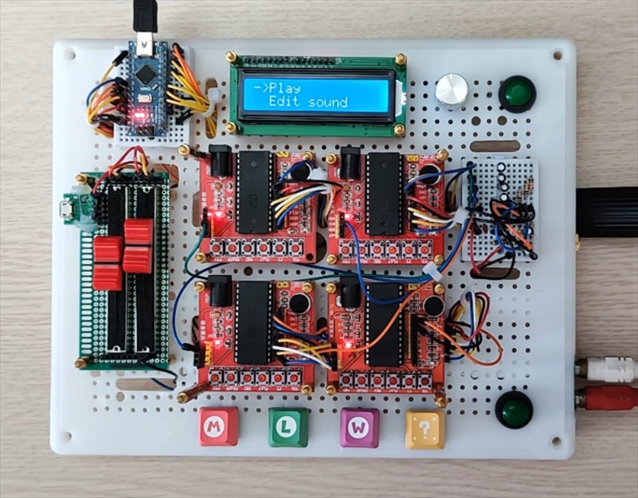 Photo of Hand-made prototype, the simple Lo-fi sampler