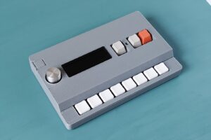 Snapbeat (gray), the simple Lo-fi sampler